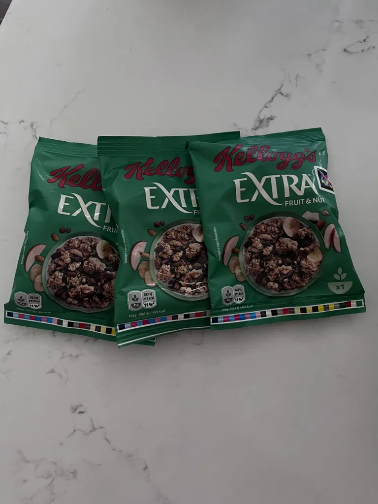 Kellogg’s extra fruit and nut  photo 1