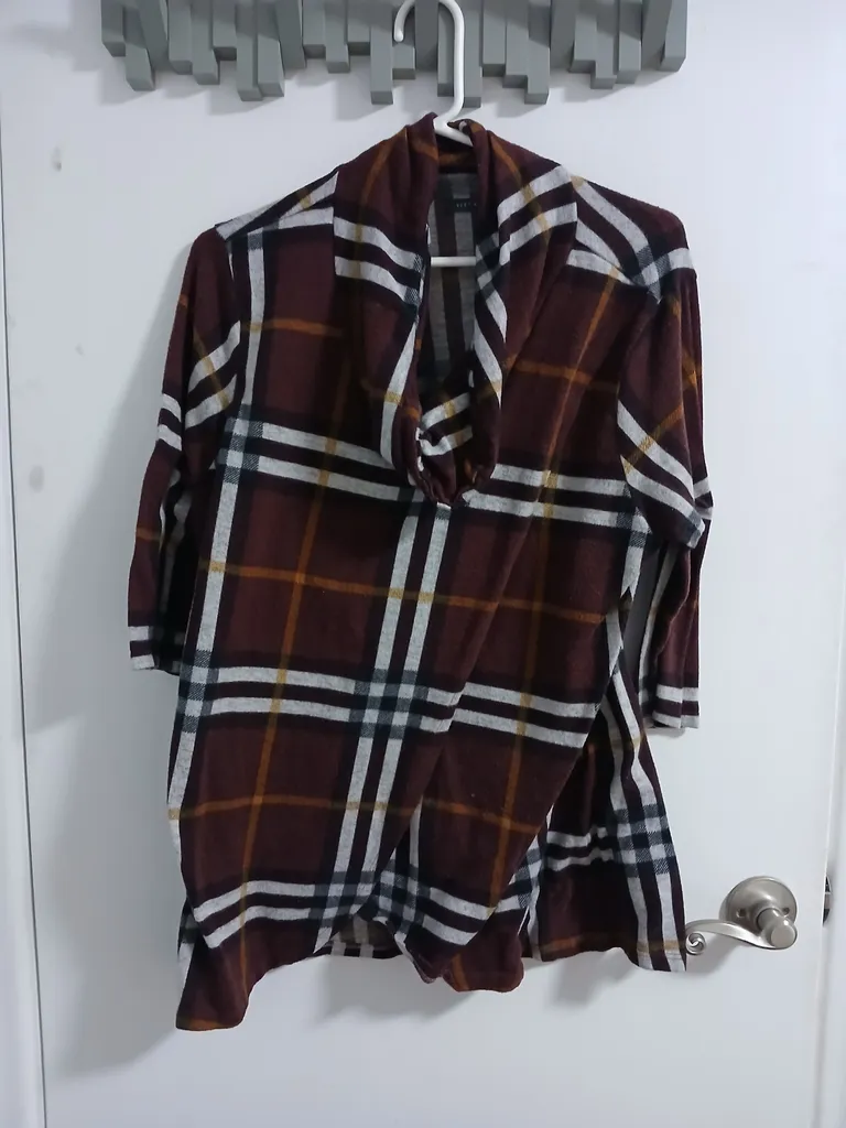 Suzy Shier XL checkered sweater photo 1