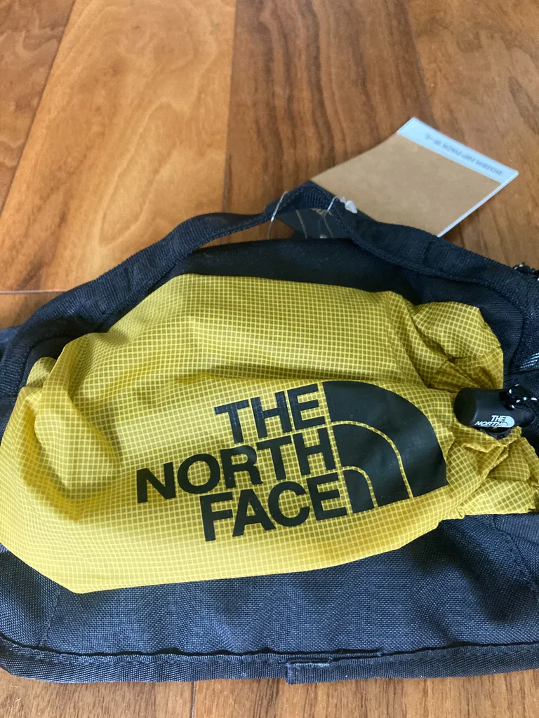 *BNWT* North Face Bozer Hip Pack Fanny Pack 3L photo 1