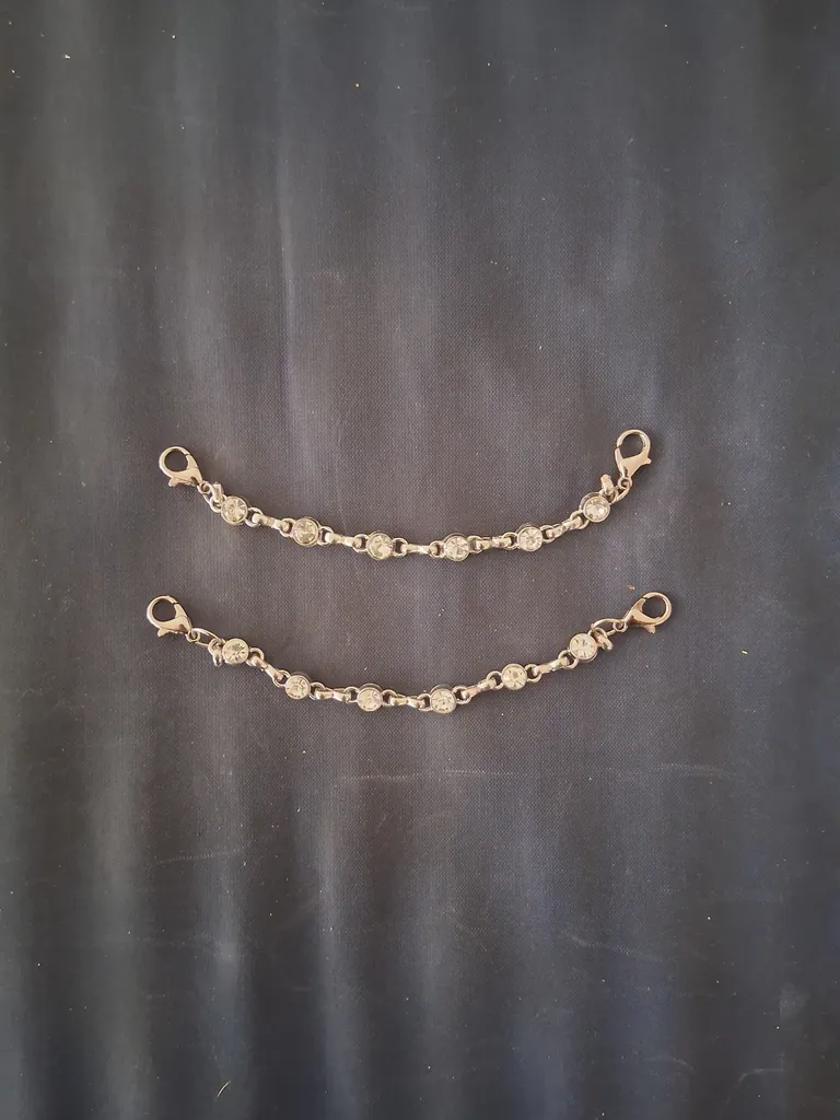 Shoe chains photo 1