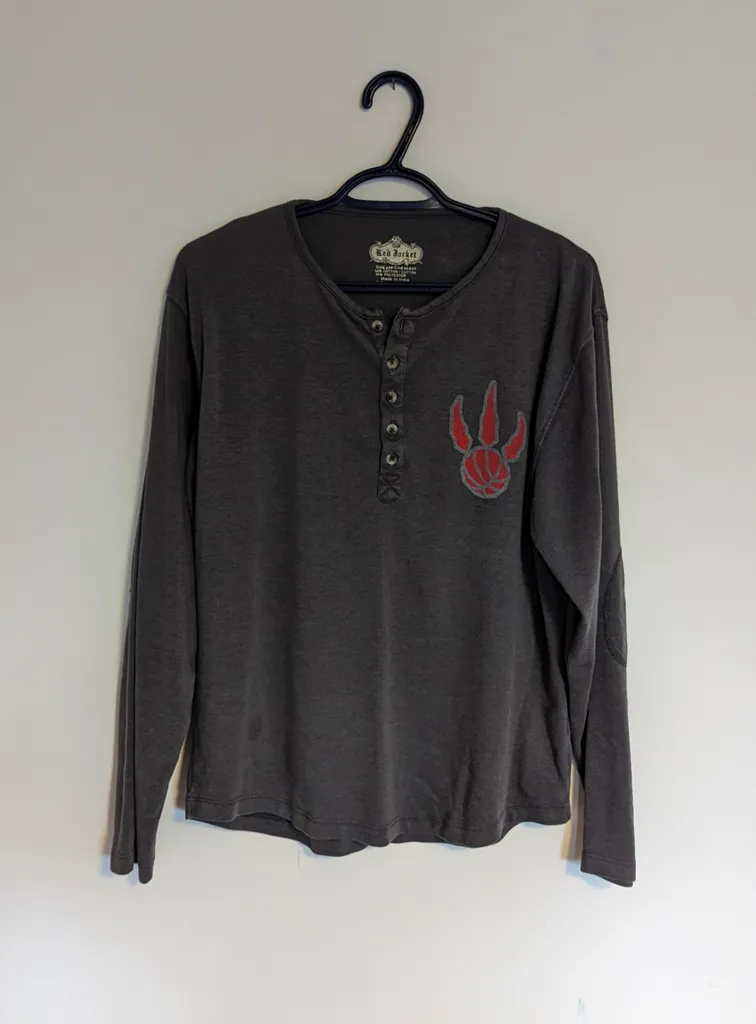 Red Jacket Toronto Raptors Henley - Size Medium photo 1