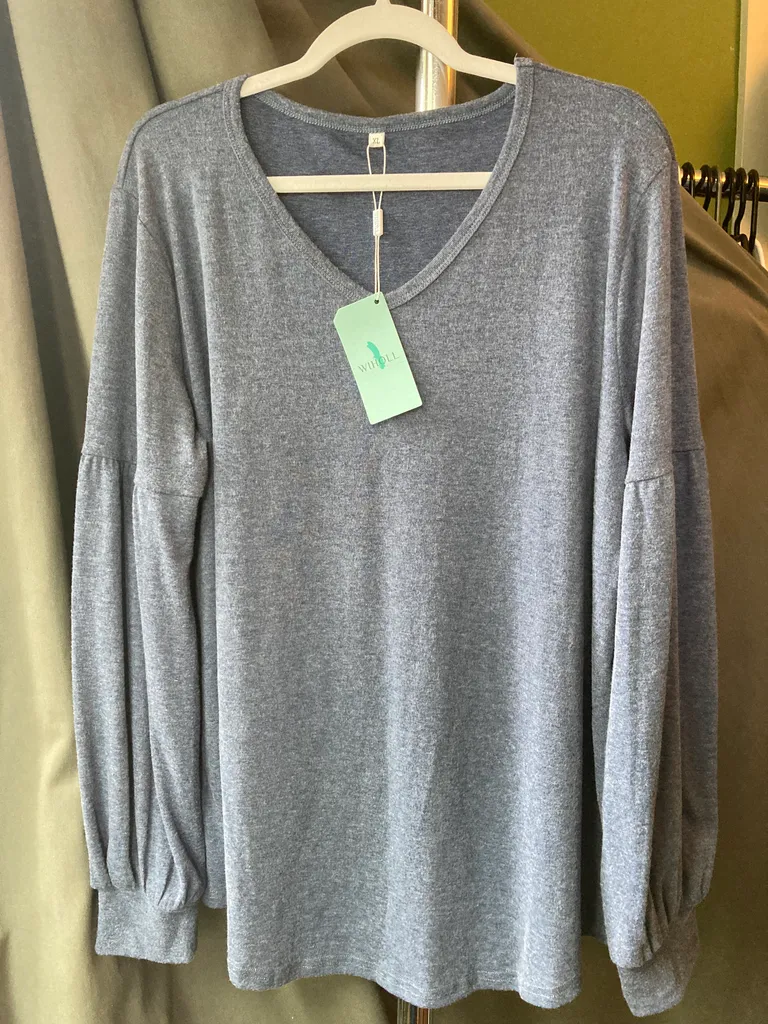 BNWT Soft blue Sweater size XL photo 1
