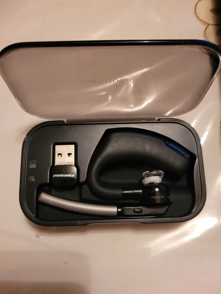 Plantronics legend bluetooth head set  photo 1