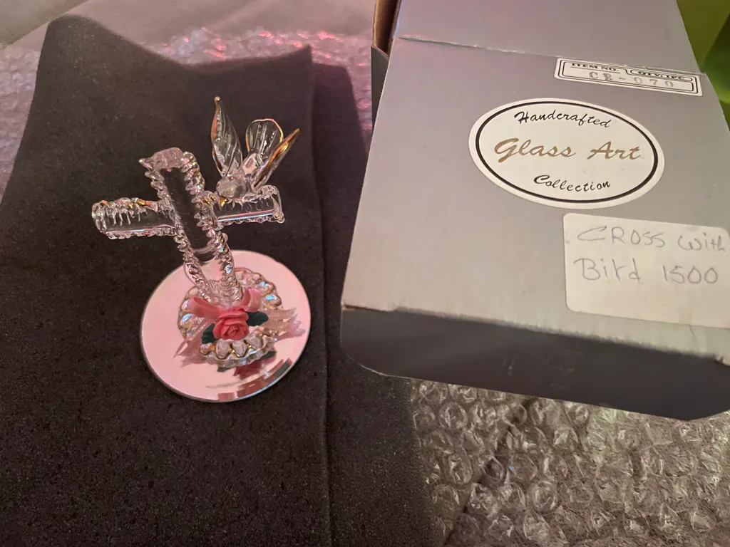 🎁 Cross with bird. Glass art handcrafted collection. Brand new photo 1