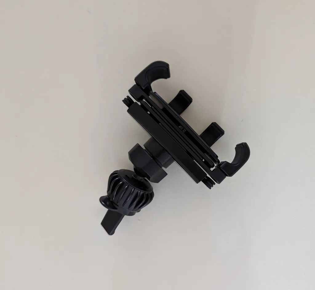 Phone holder for car vents photo 1