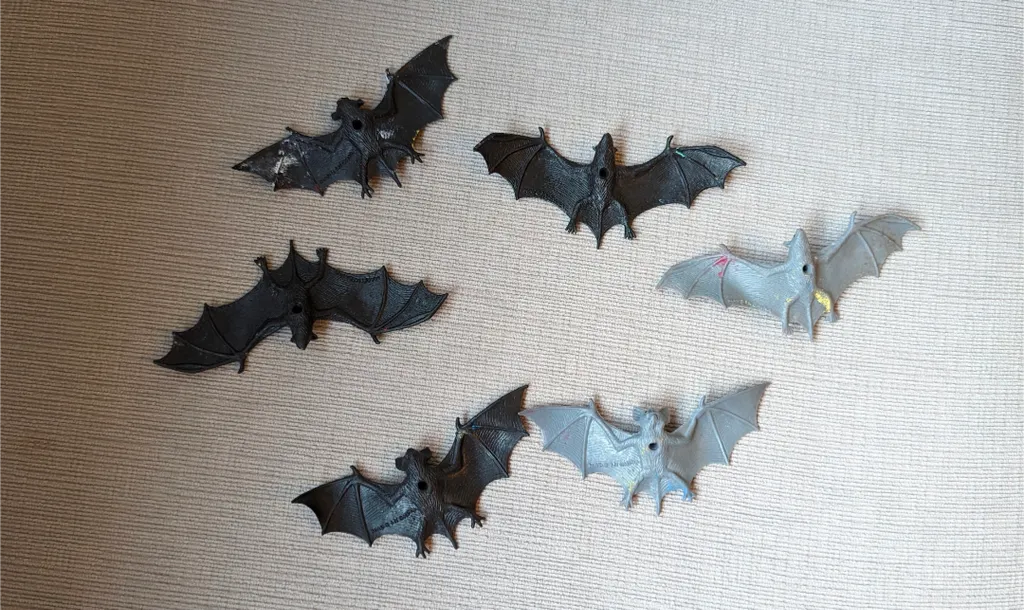 Plastic Bat Figurines photo 1