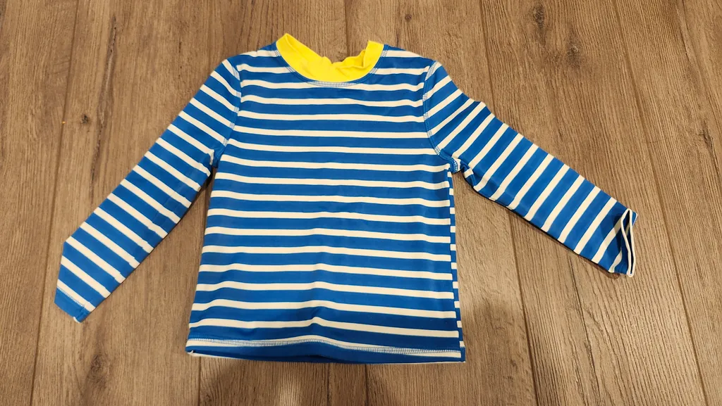 Toddler 2 rash guard photo 1