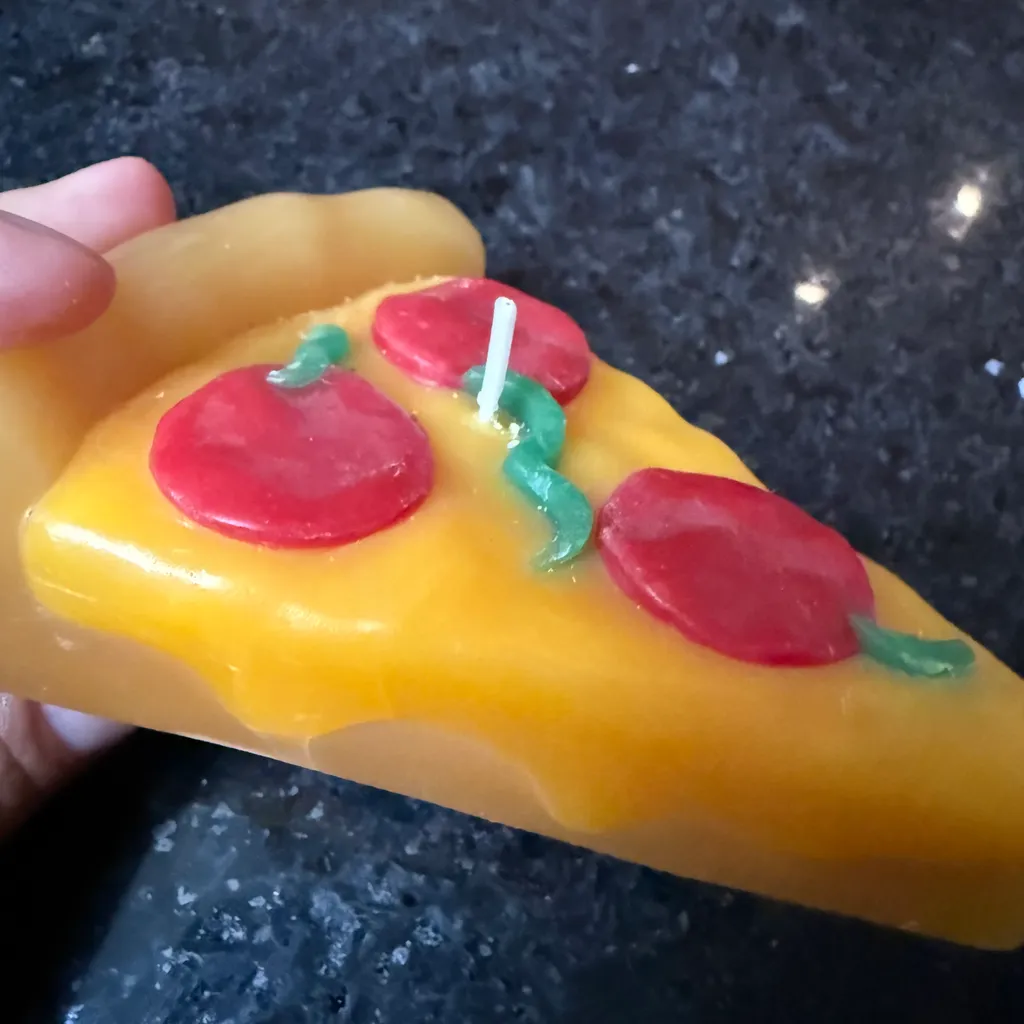 Pizza candle 🍕🕯️ photo 1