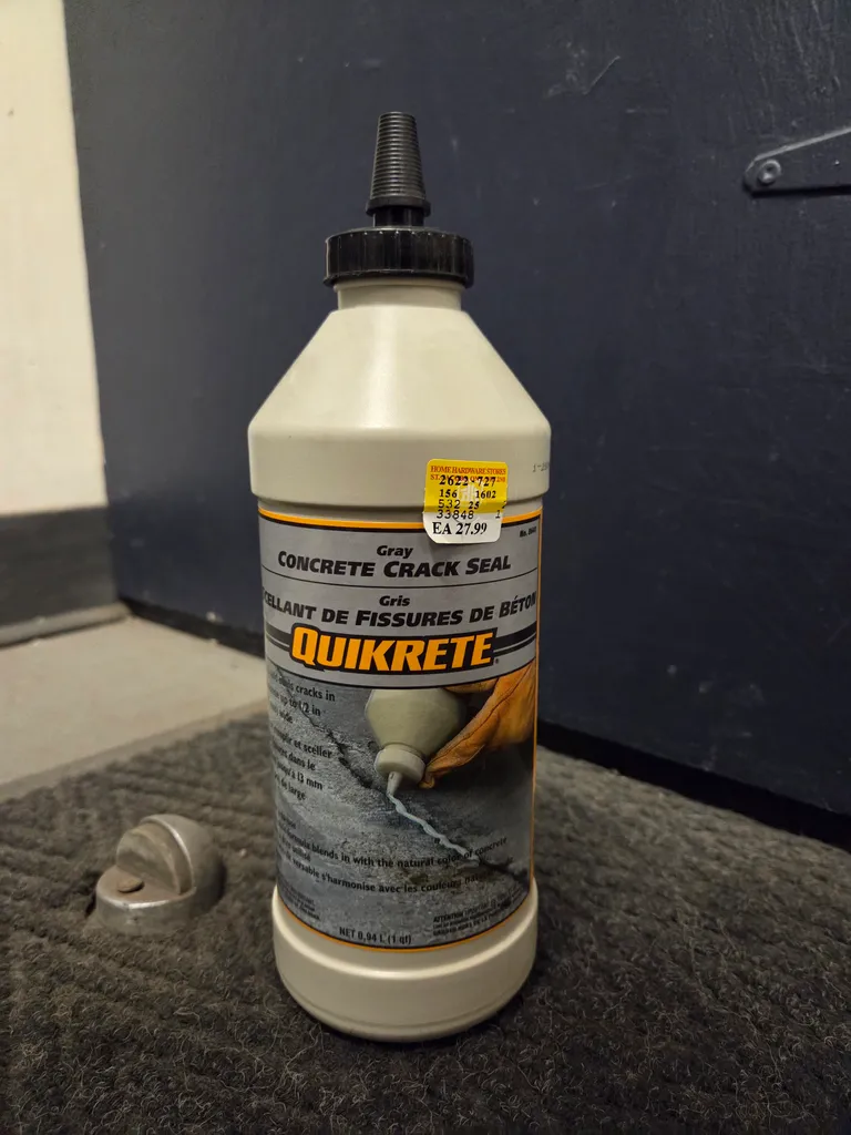 Pre made groceries store salads photo 1