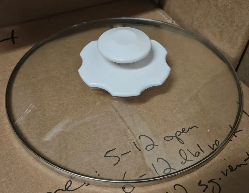 Rice cooker pot lid  photo 1