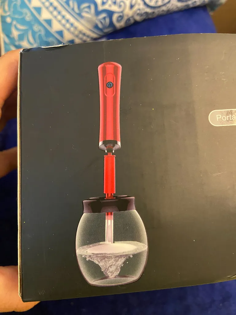 Makeup brush cleaner photo 1