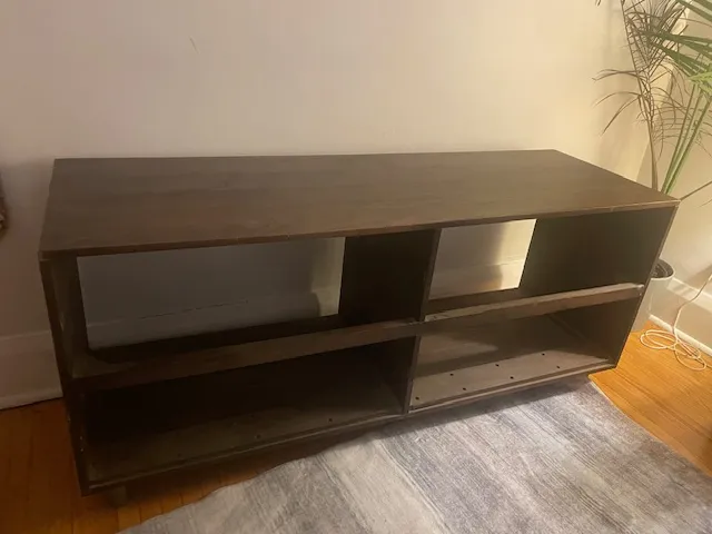 Dresser with drawers (no rails) photo 1