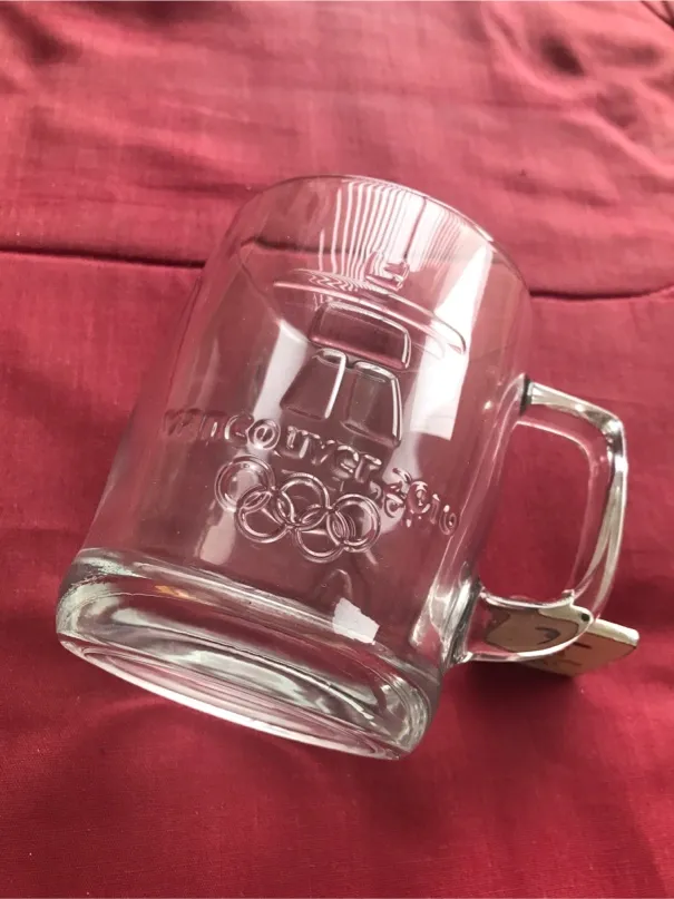 Vancouver Olympics 2010 GARIBALDI Glass Mug & Pendant photo 1