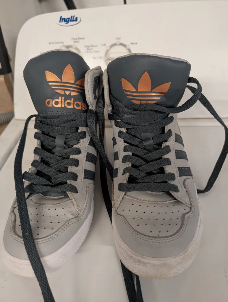 Adidas shoes size 7 photo 1