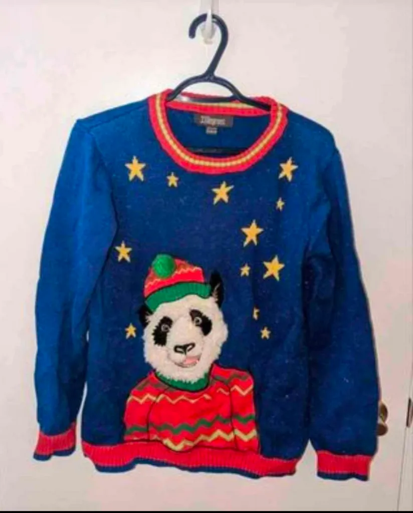 Christmas Sweater - Women's X-Large  photo 1