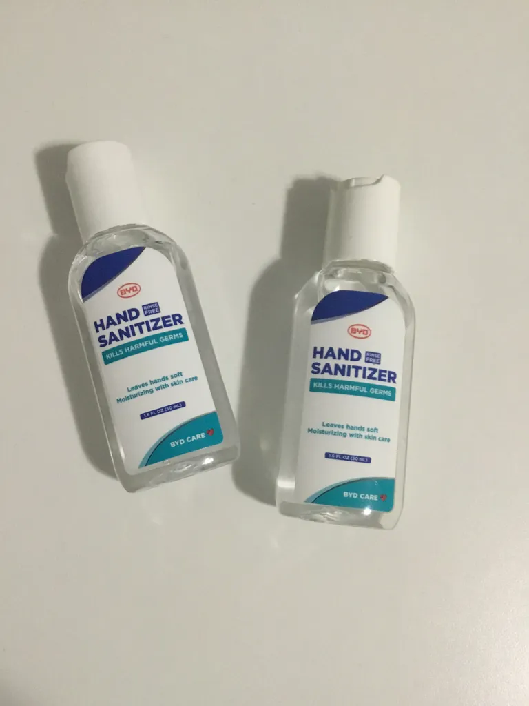 Travel had sanitizer photo 1