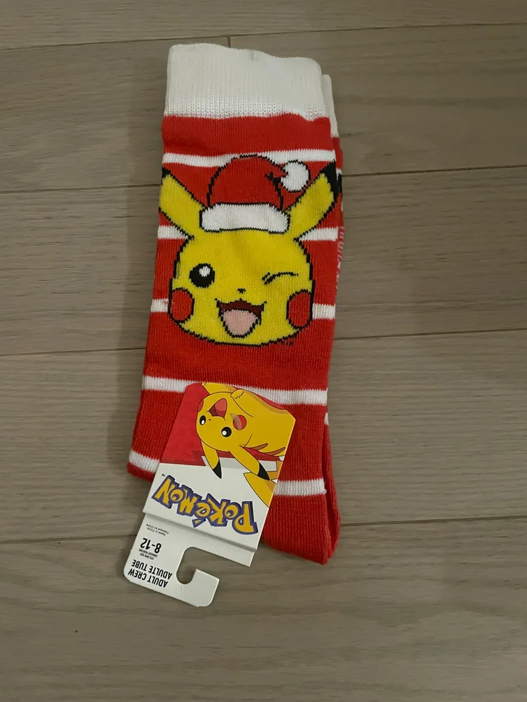 BNWT old navy adult Xmas pikachu socks  photo 1