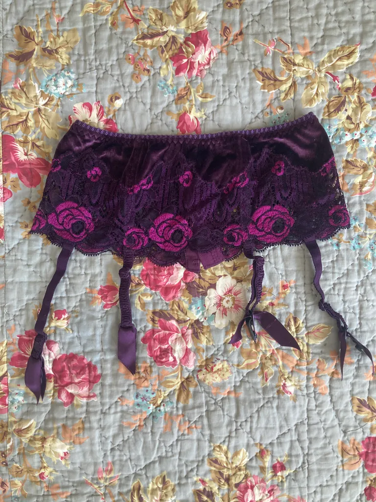 Purple velvet garter belt  photo 1