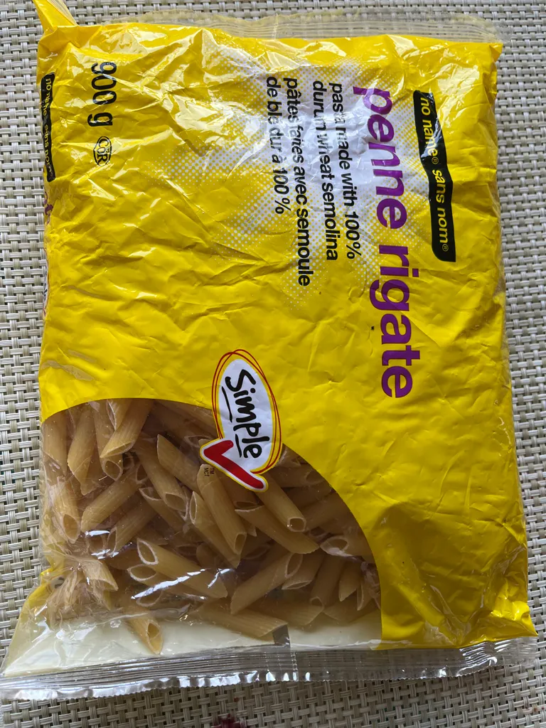 SEALED PKT 900 grams of penne rigate photo 1