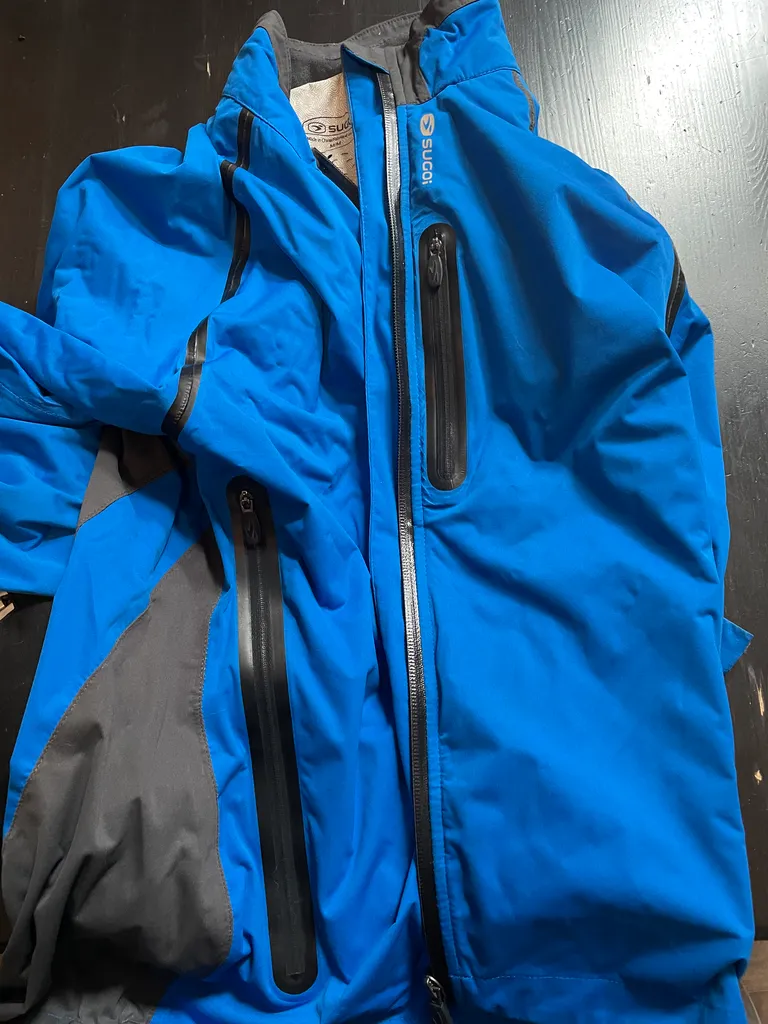 Cycling jacket and pants for wet weather photo 1