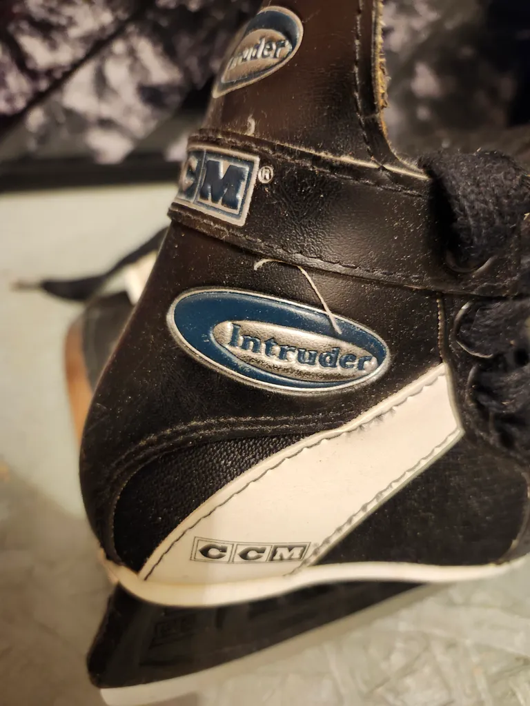 CCM hockey skates  - size 8J photo 1