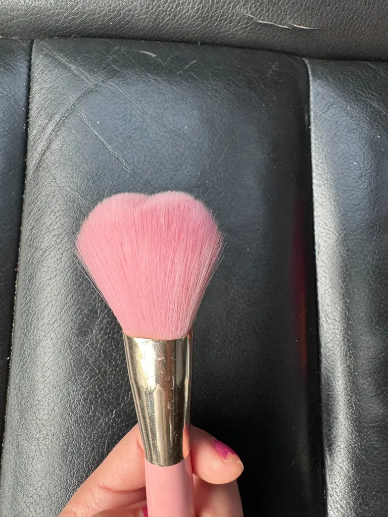 Baby pink brush photo 1