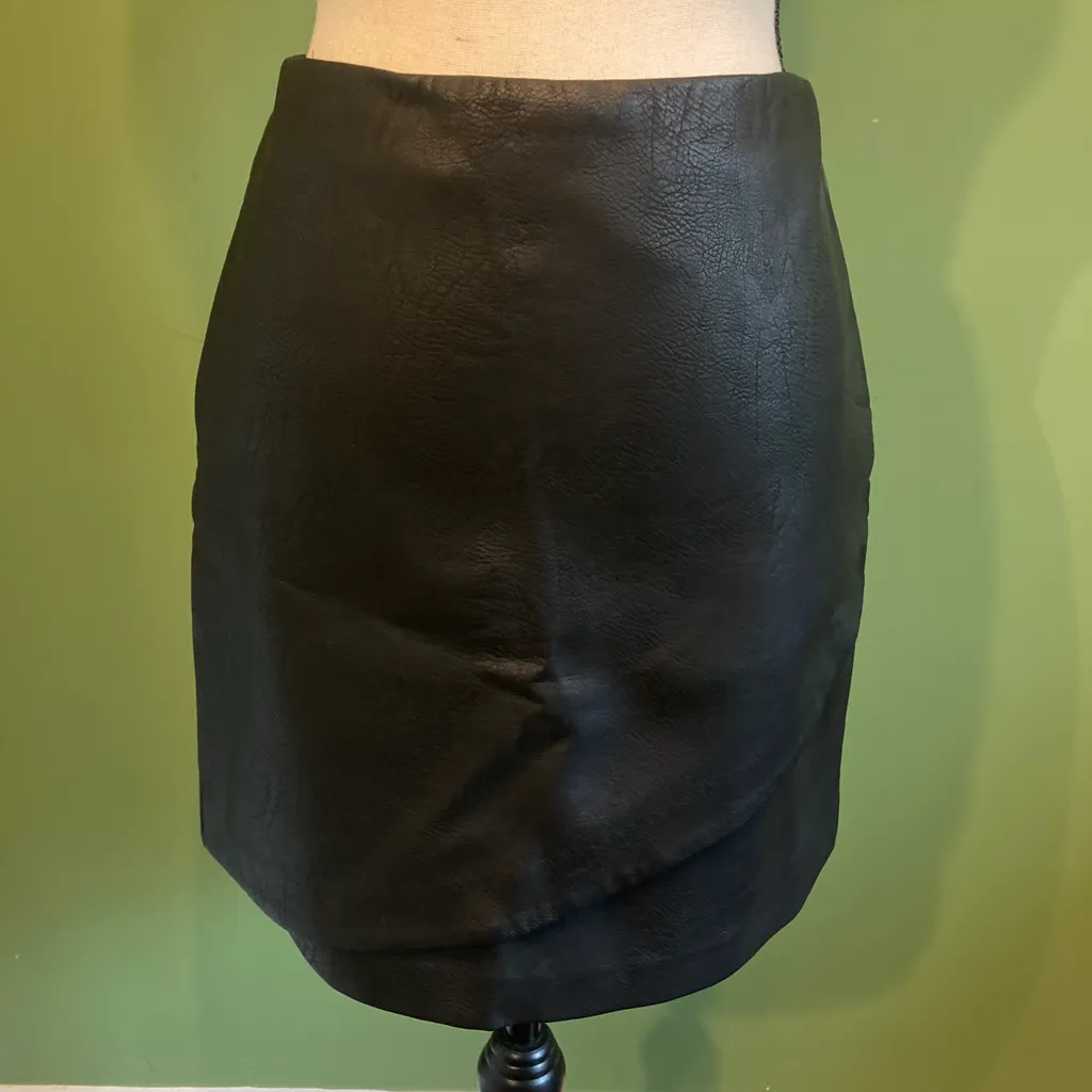 FAUX LEATHER SKIRT CLUB MONACO photo 1