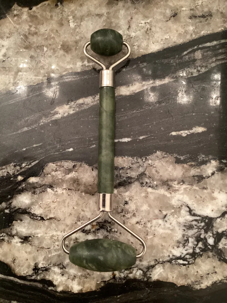 Jade roller photo 1
