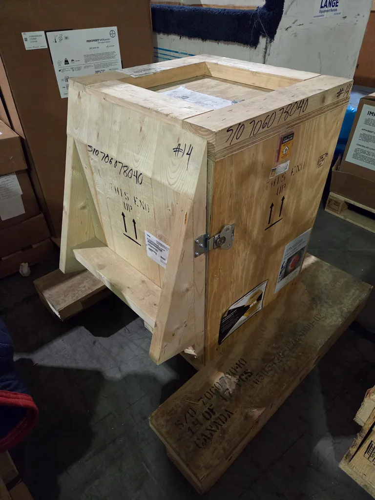 Mini crate with ramp  photo 1