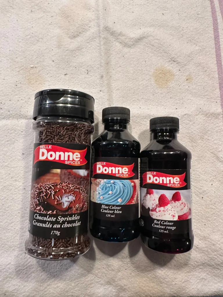 Sealed sprinkles and food colouring  photo 1