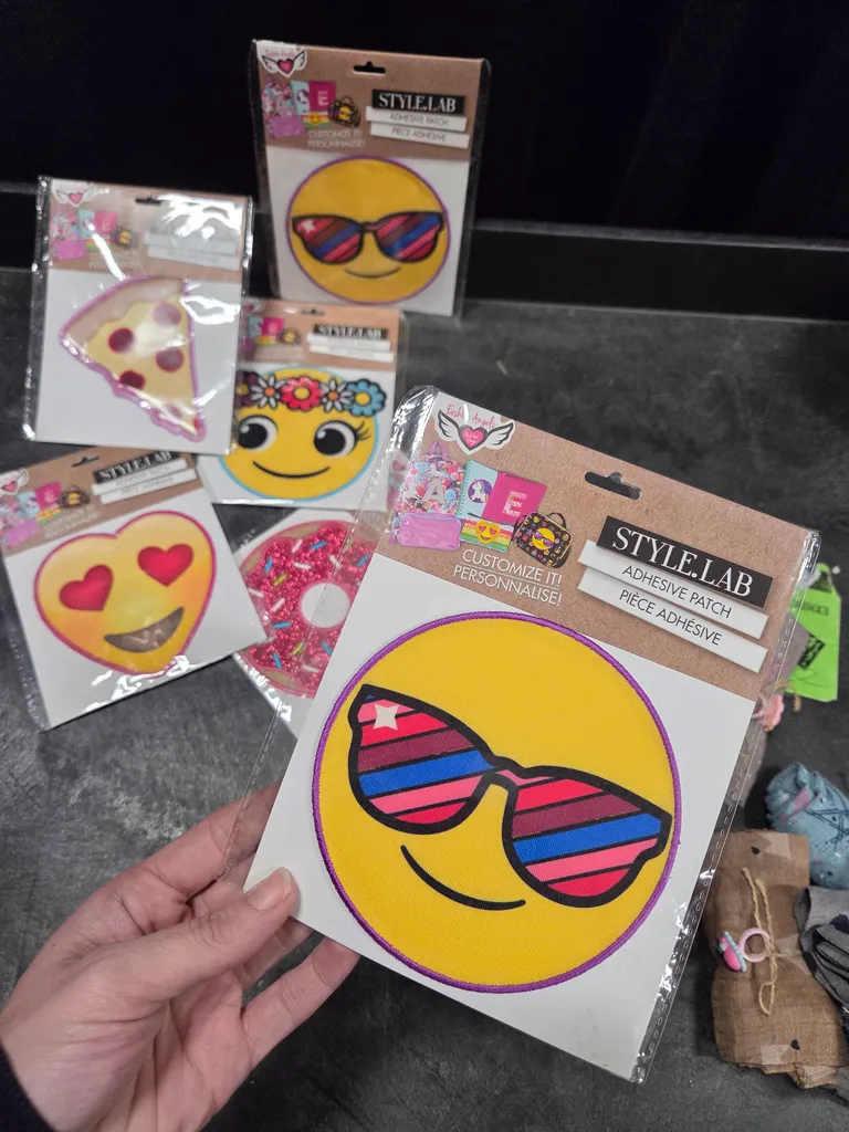 Adhesive patches  photo 1