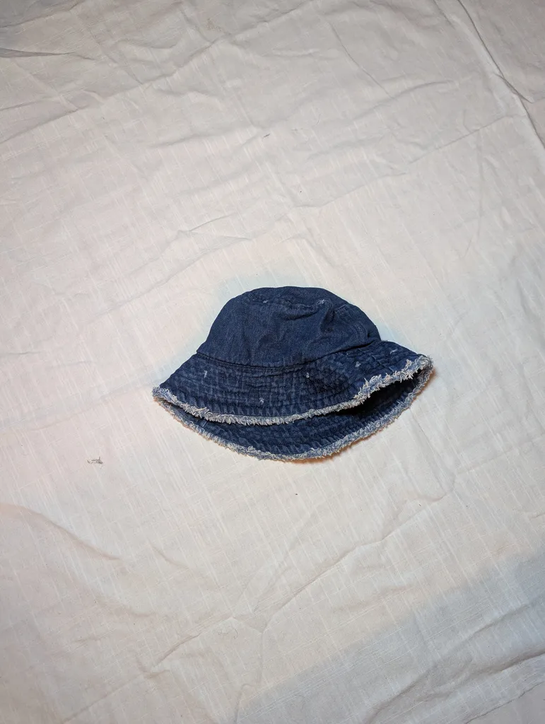 Jean bucket hat photo 1