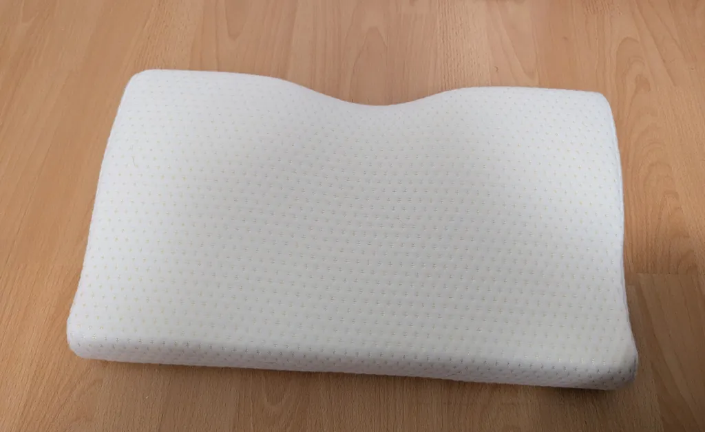 Brand New G'Bee Orthopedic Memory Foam Pillow photo 1
