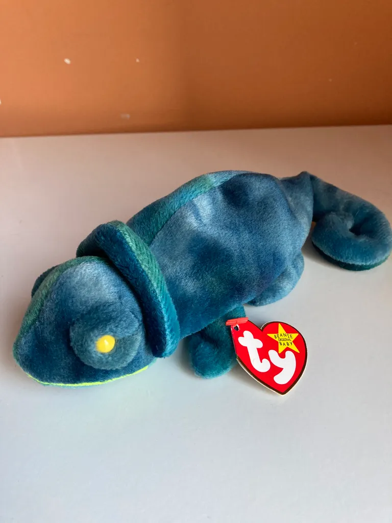 TY PLUSH TOYS COLLECTABLE BEENIES photo 1