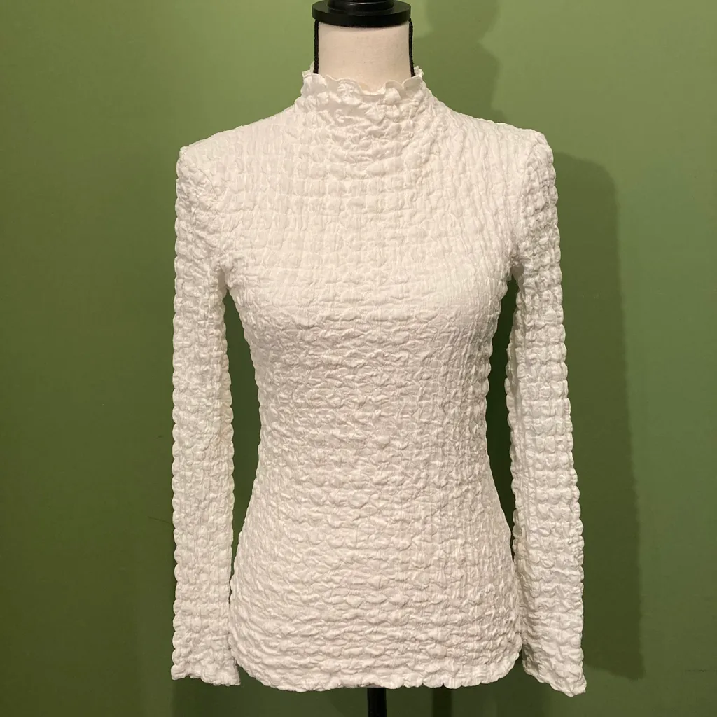 Zara bubble mock turtle neck long sleeve size Large photo 1