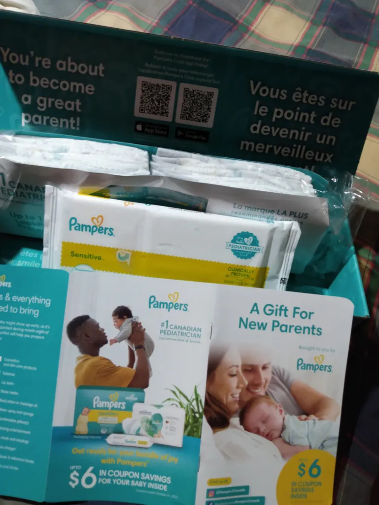 Pampers newborn diapers and wipes  photo 1