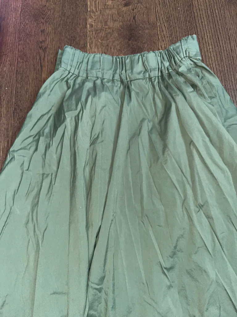 Green skirt photo 1