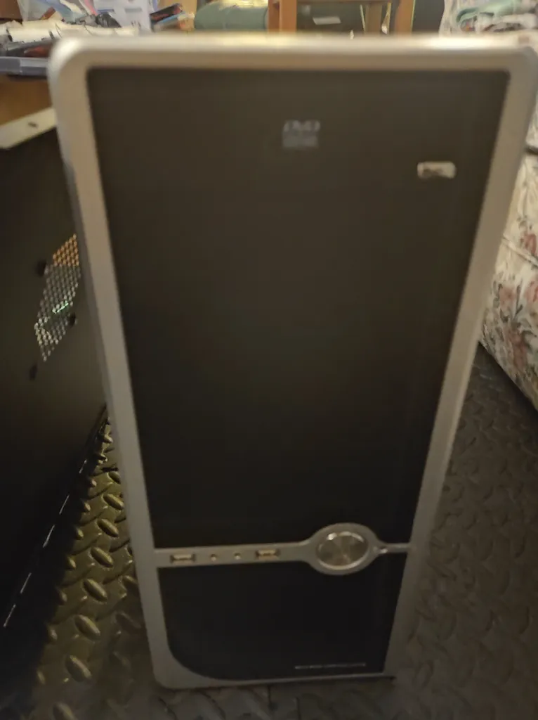 I've inherited this lovely Desktop She'll... photo 1