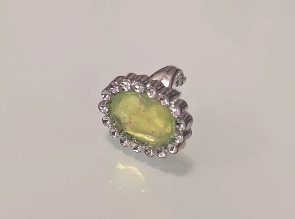 Vintage Green Stone Ring ( Plastic) photo 1