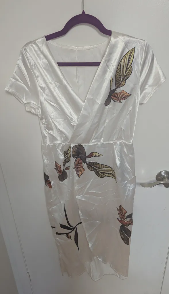 Brand New White Floral Print Dress - Women's Size Medium  photo 1