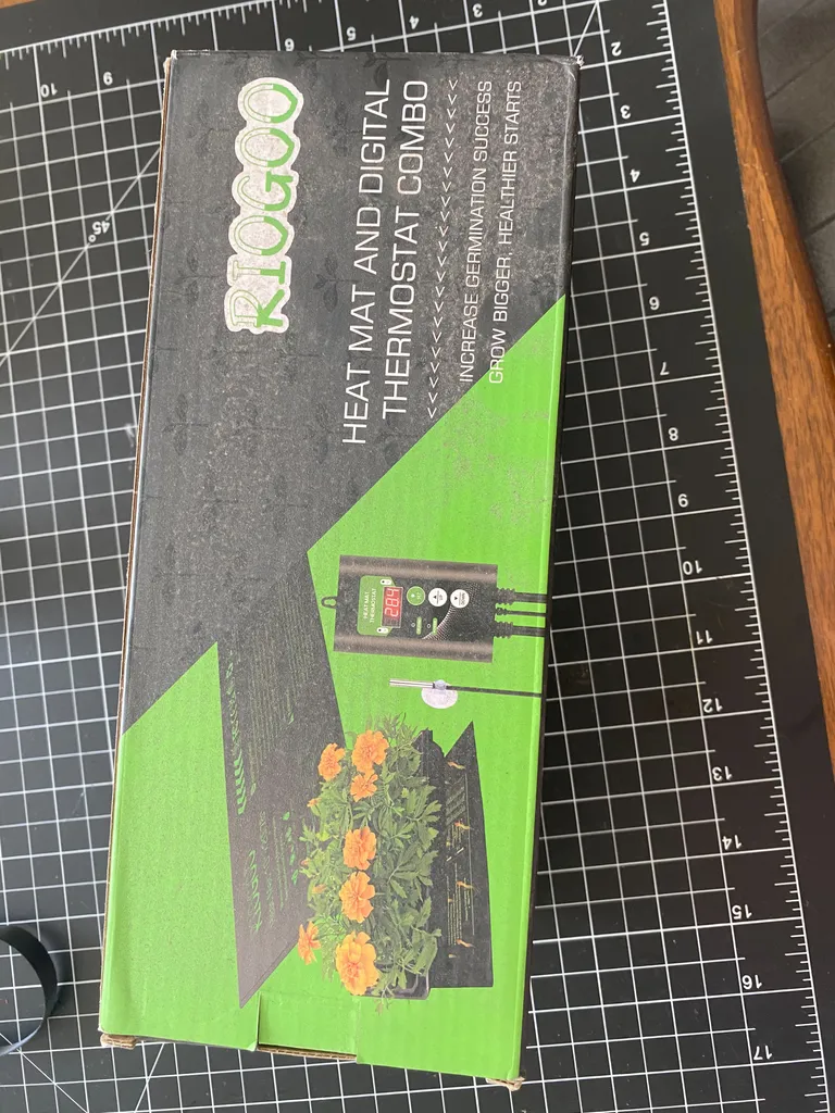 Seed starting heat mat photo 1