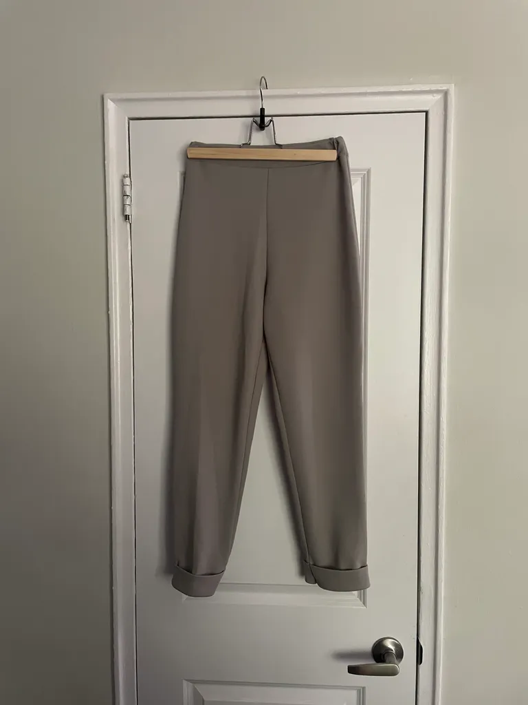 Dressy Grey Cropped Pants - Sz6 photo 1