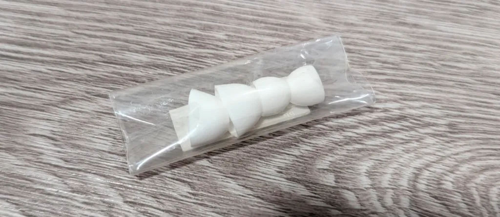 Brand New Samsung EO-EG900BW Earbud Covers  photo 1