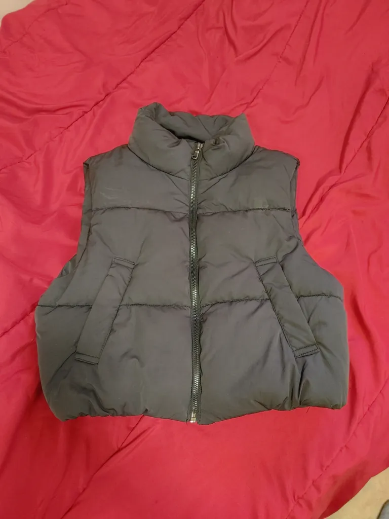 FASHION NOVA Puffer Vest Size Small  photo 1