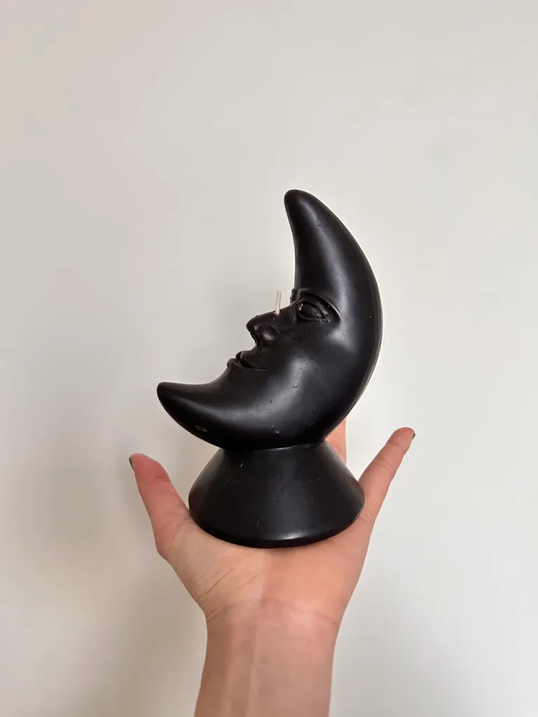 Moon Candle photo 1