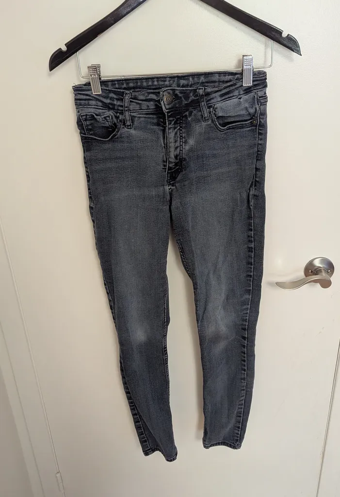 Old Navy Jeans - Women's Size 6 photo 1
