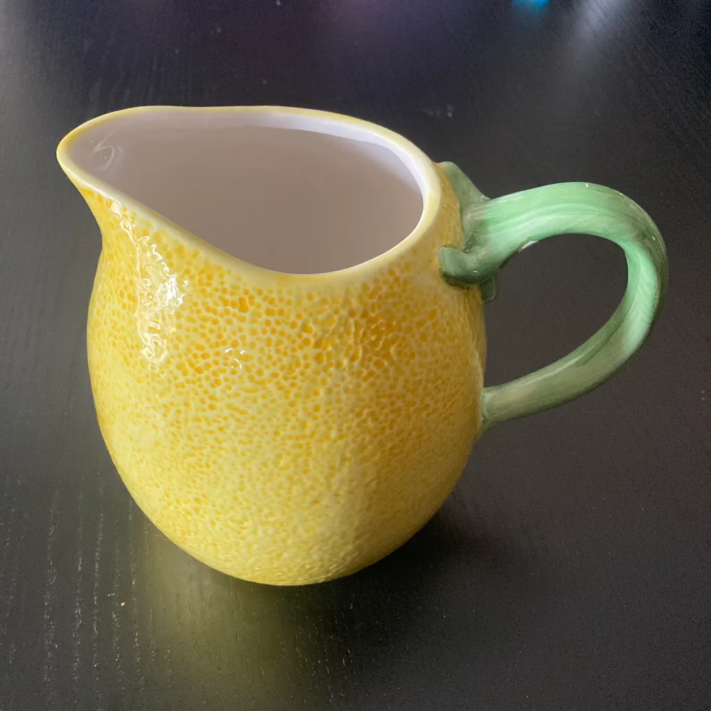 LEMON PITCHER photo 1