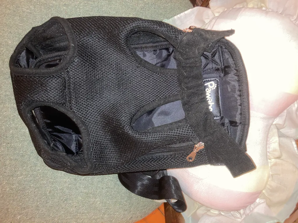 chest strap cat/small dog carrier  photo 1