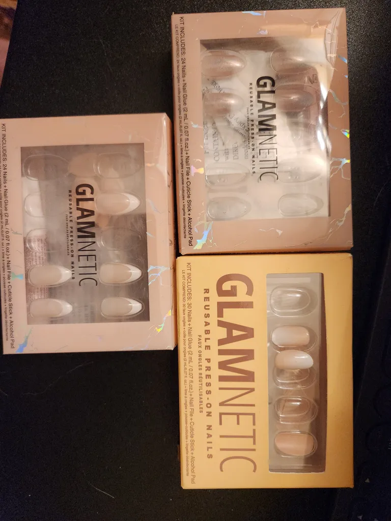 Free Press on nails photo 1