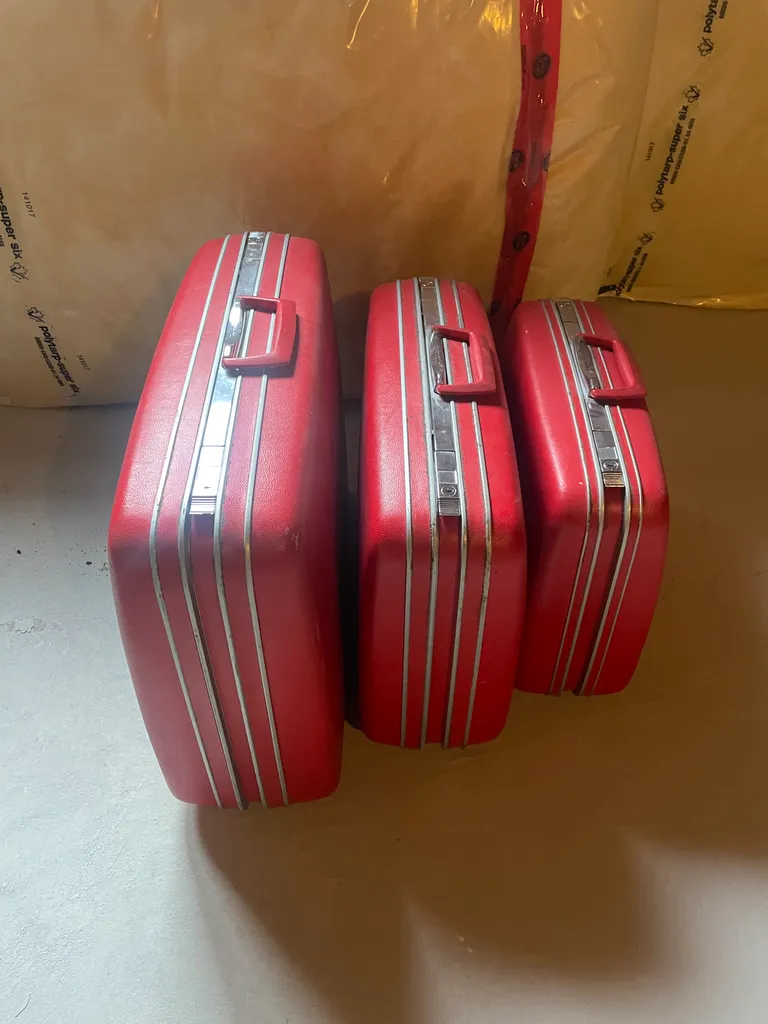 FREE vintage samsonite hard suitcases photo 1